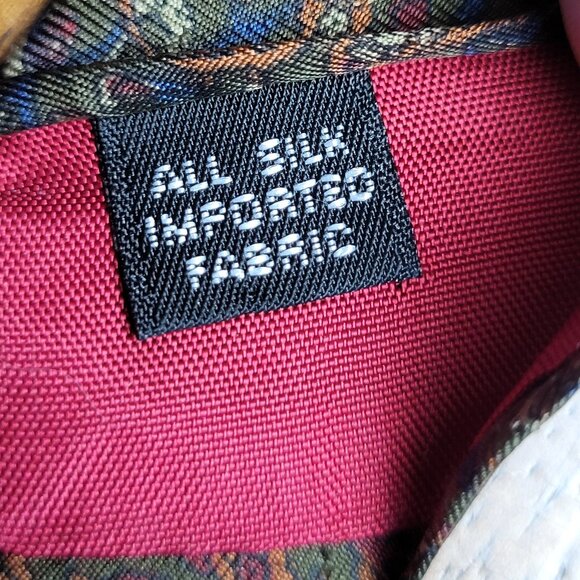 Adolfo ~ 100% Silk ~ Abstract Necktie ~ Excellent Condition - Picture 6 of 6